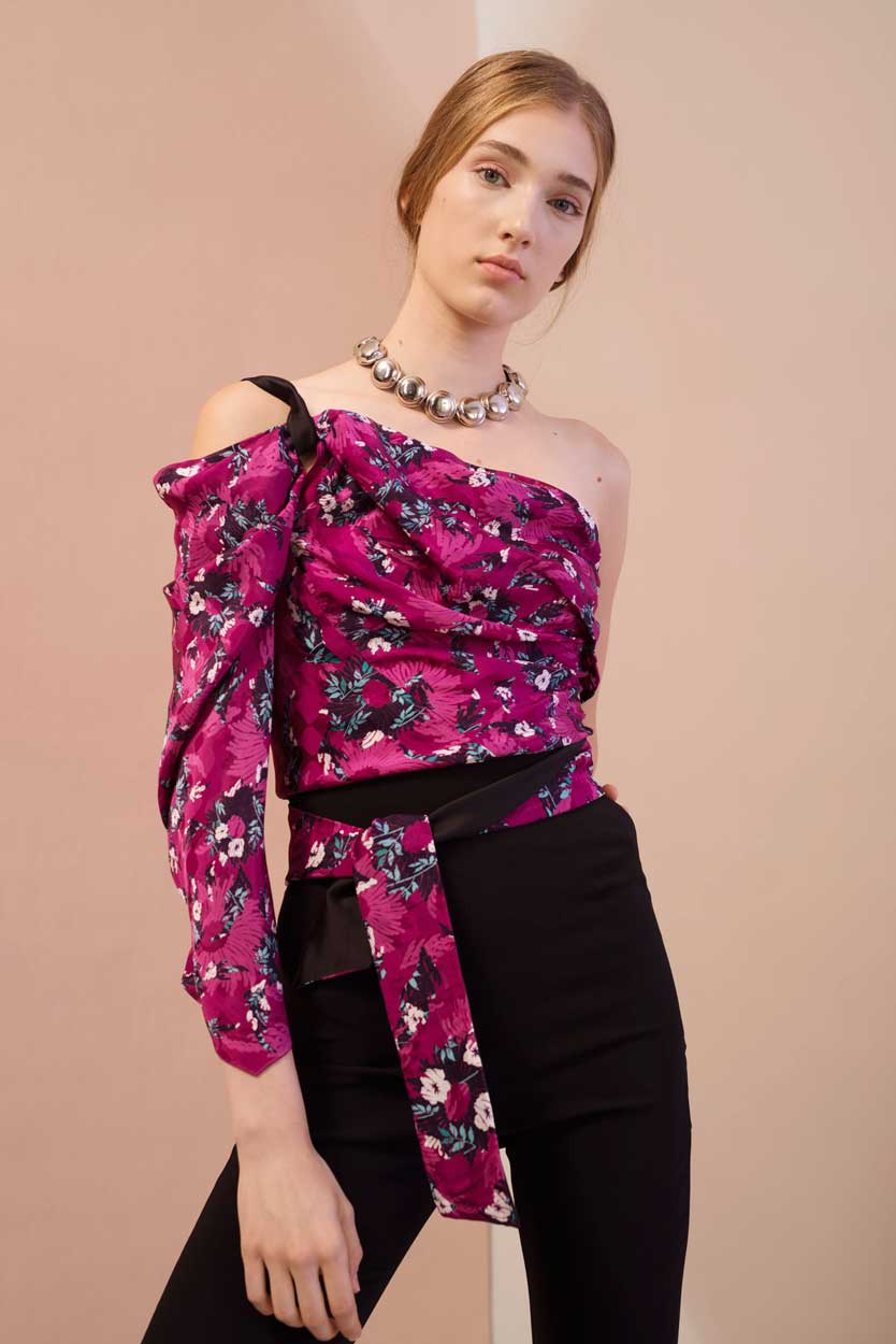 Top de una manga en viscose-jacquard estampada 